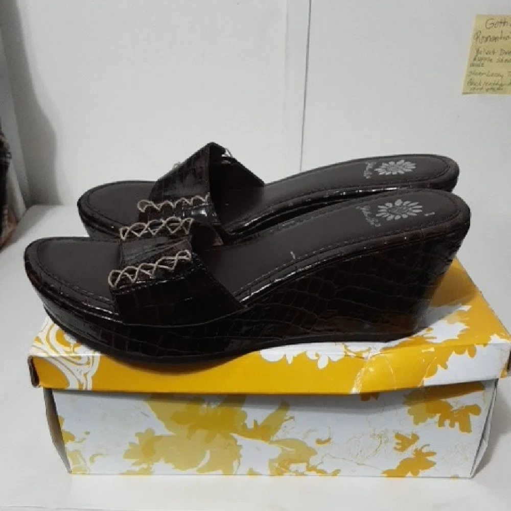 YELLOW BOX LILLIAN  Brown Platform‎ Shoes